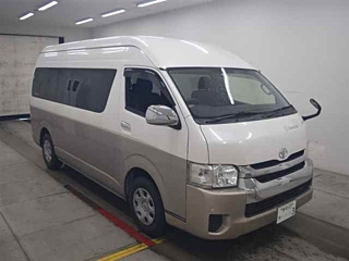 TOYOTA HIACE