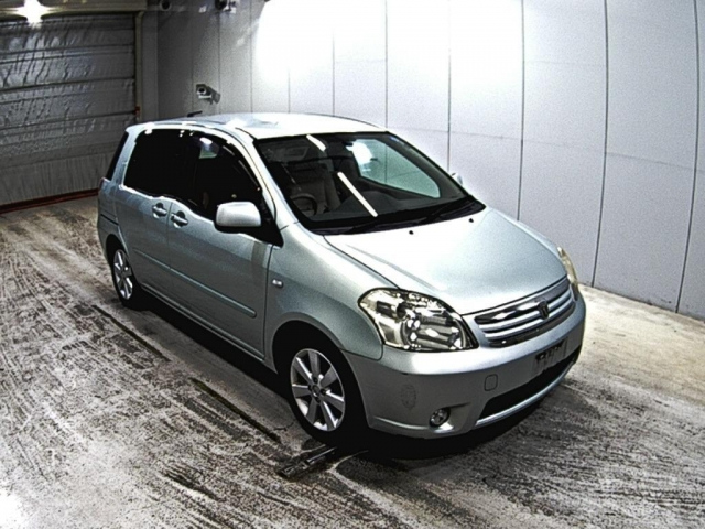 TOYOTA RAUM
