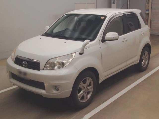 TOYOTA RUSH