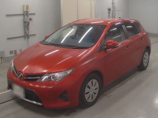 TOYOTA AURIS